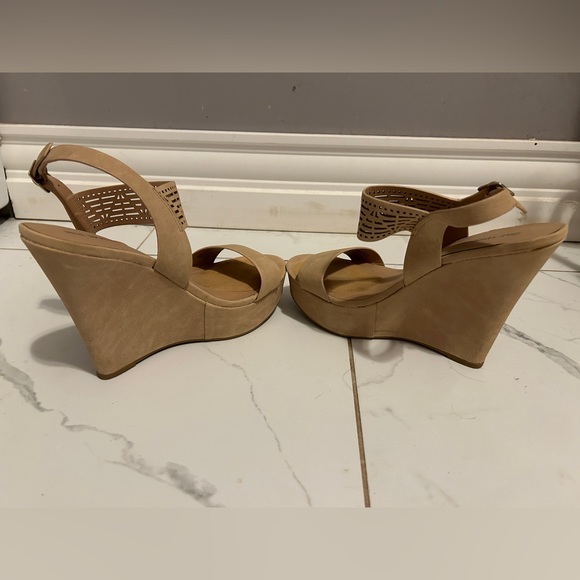 Call It Spring Nude Wedges Sz 9 - Picture 9 of 13